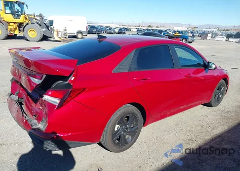 2022 Hyundai Elantra Sel z USA, uszkodzony, nr VIN KMHLM4AG4NU240510